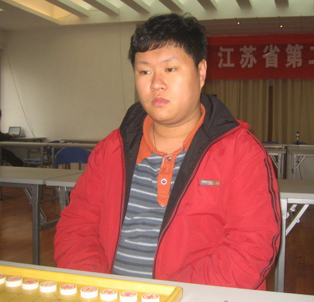 象棋大师孟辰在对局中.png