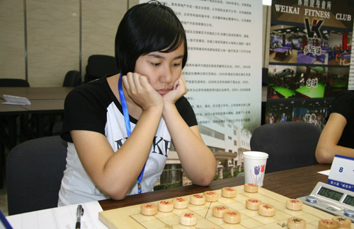 女子象棋大师玉思源.jpg 女子象棋大师玉思源