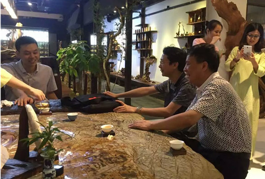 吕钦让三先